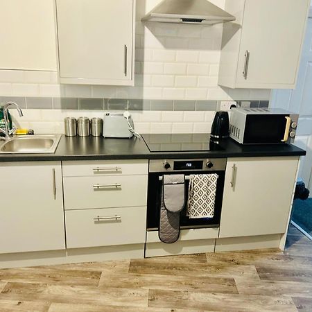 Studio Flat In Донкастър Екстериор снимка