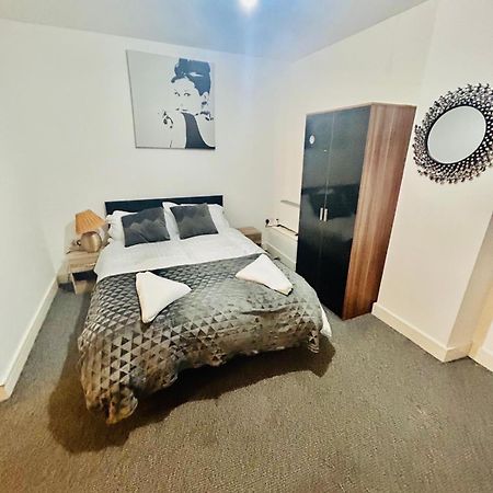Studio Flat In Донкастър Екстериор снимка