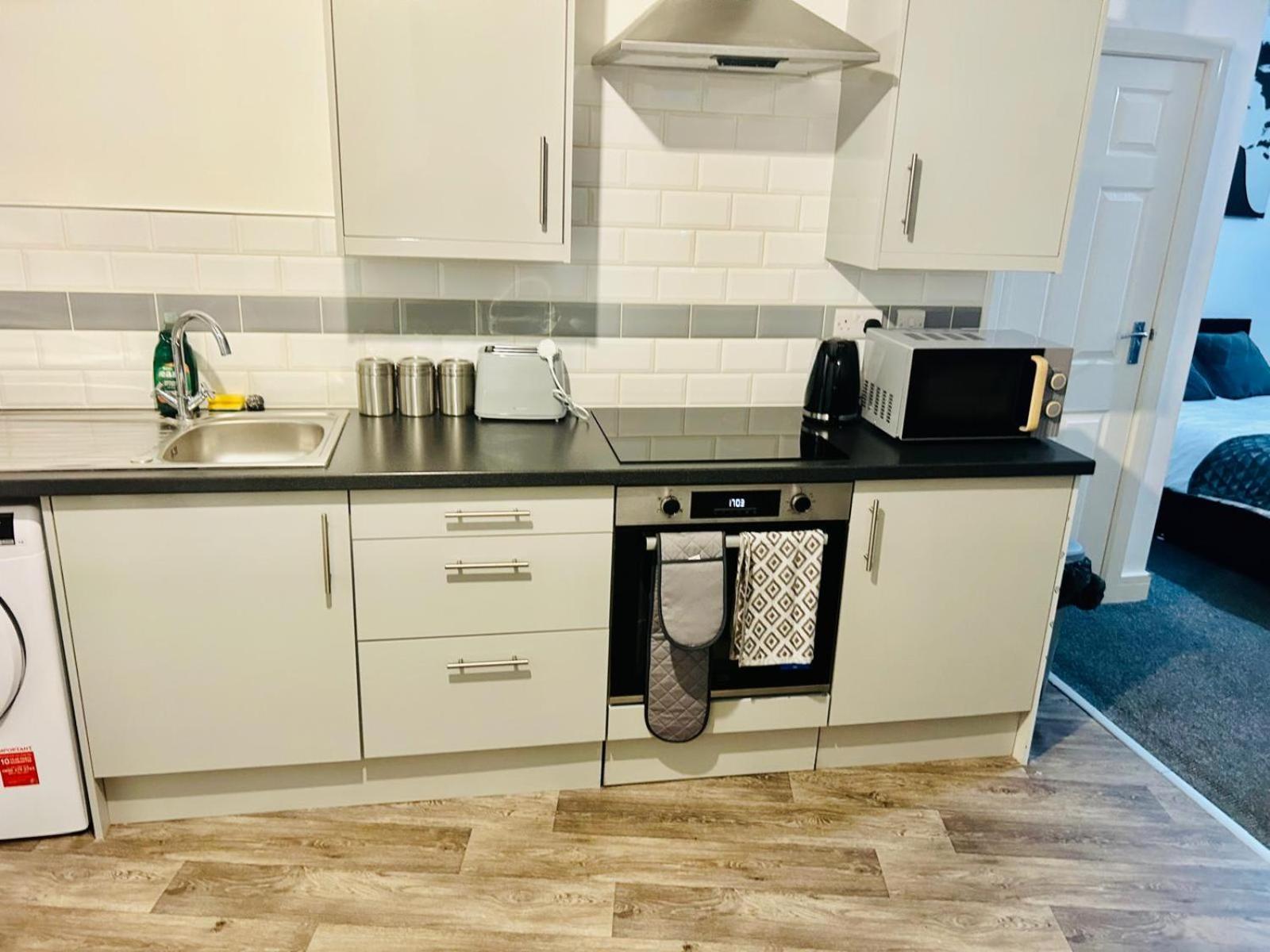 Studio Flat In Донкастър Екстериор снимка